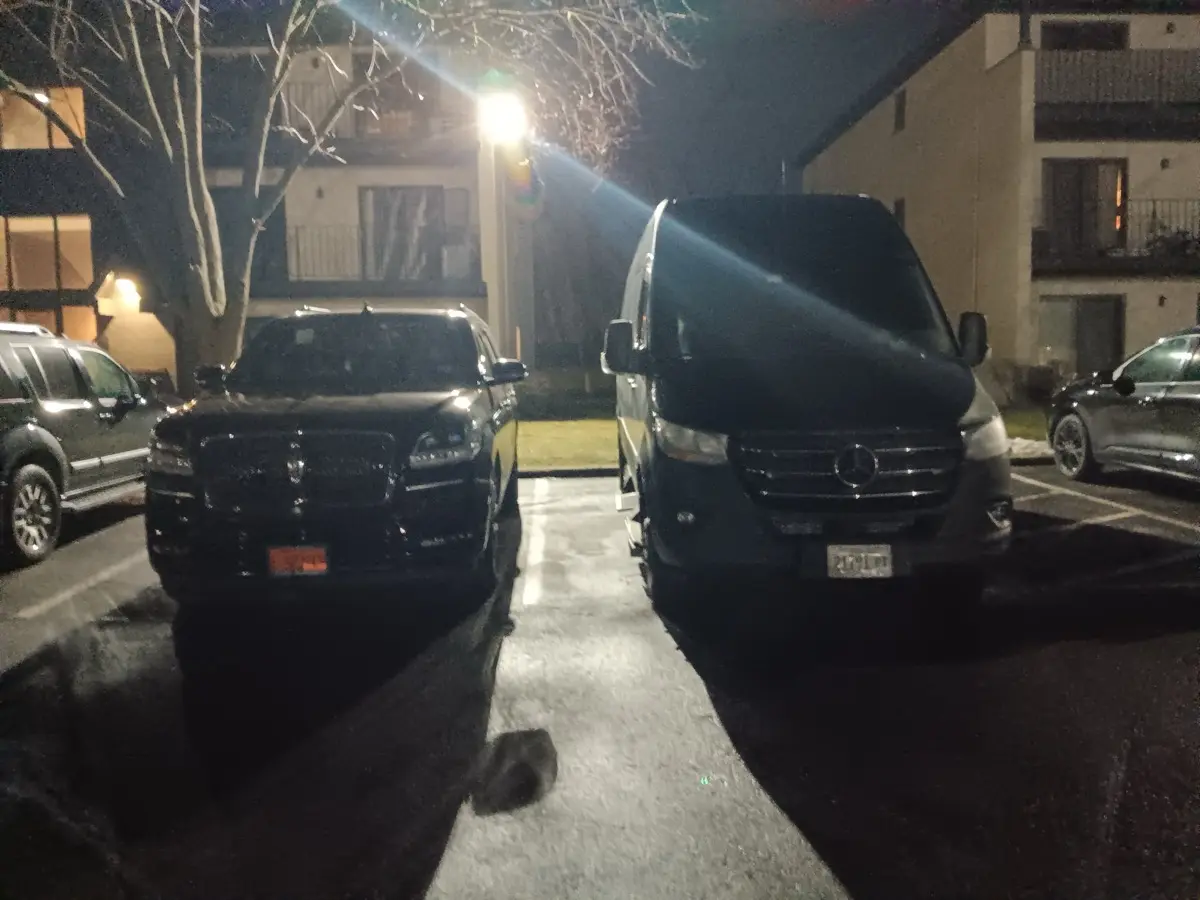 Lincoln Navigator SUV for Hoffman Estates airport transfers